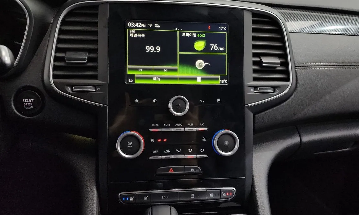 Renault SM6