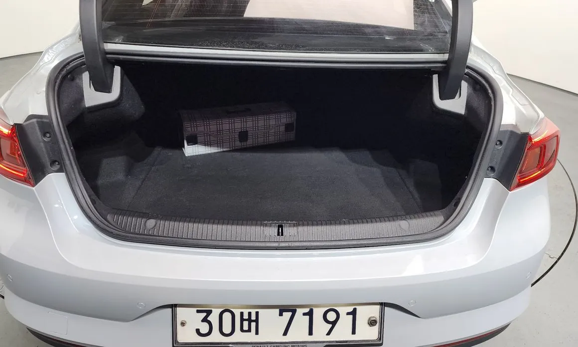 Renault SM6