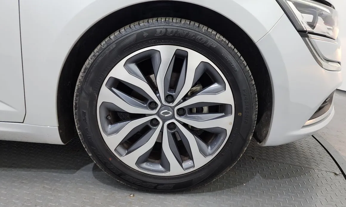 Renault SM6