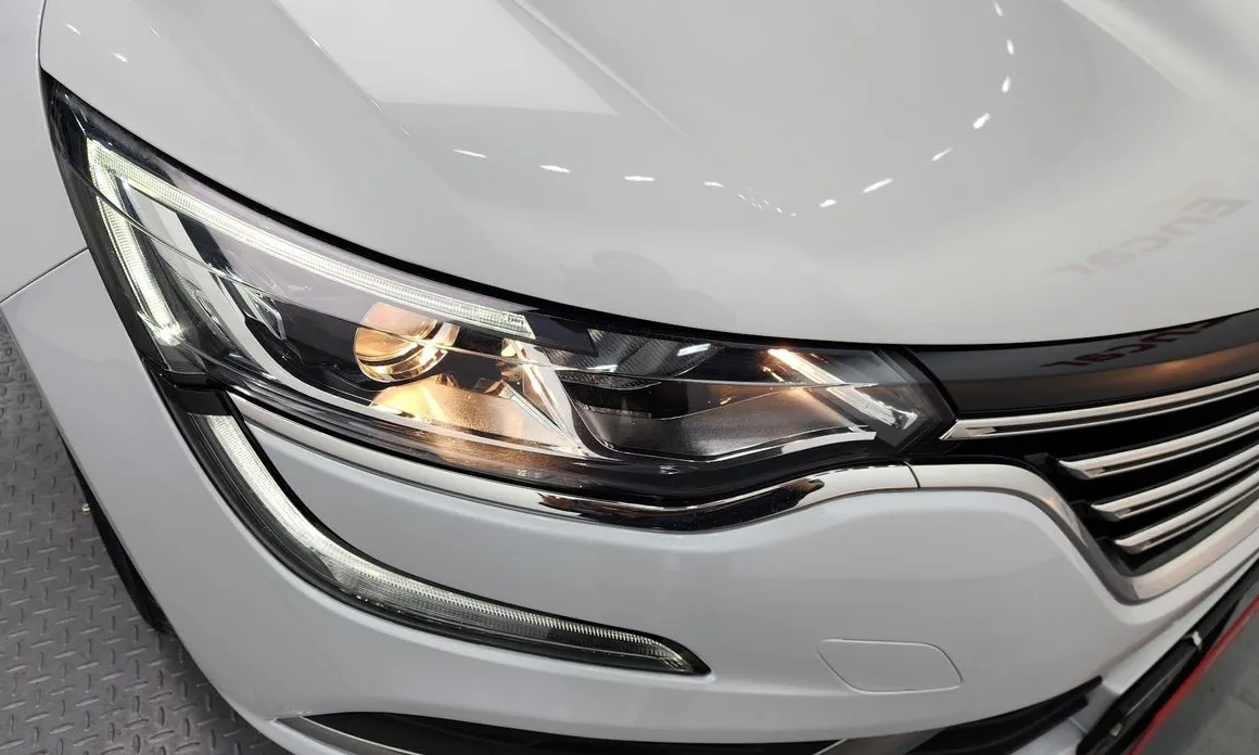 Renault SM6