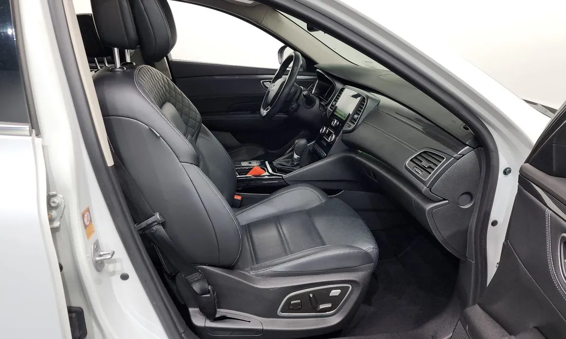 Renault SM6