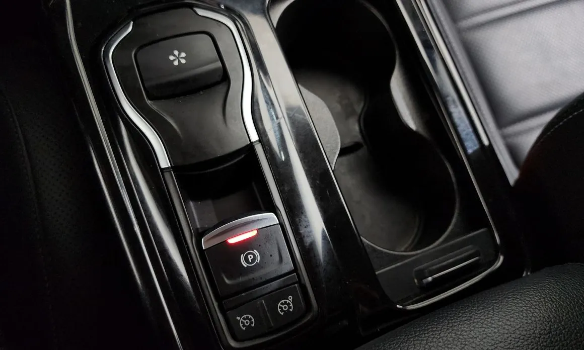 Renault SM6