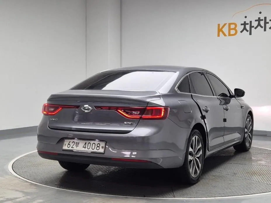 Renault SM6