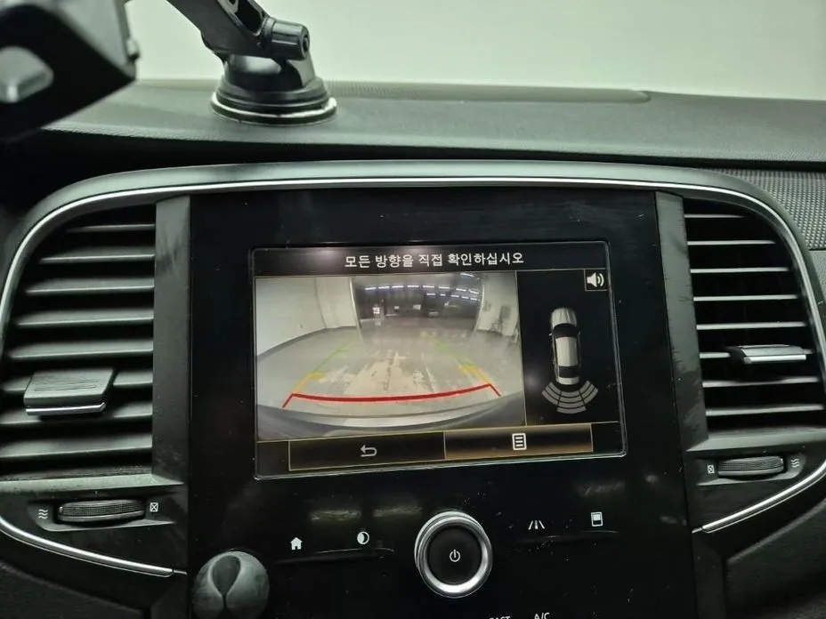 Renault SM6