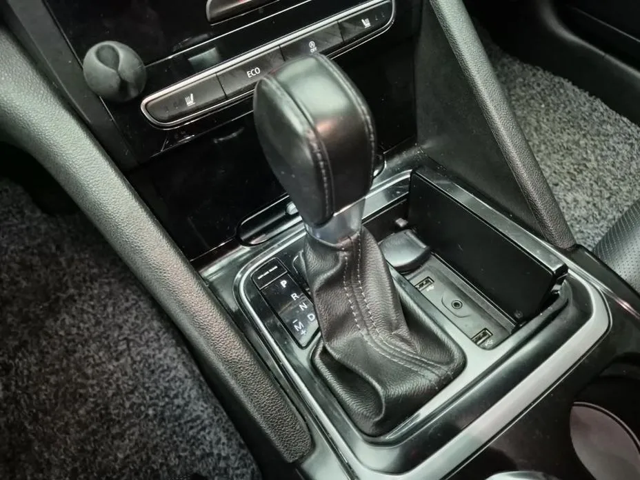 Renault SM6
