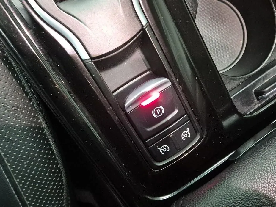 Renault SM6