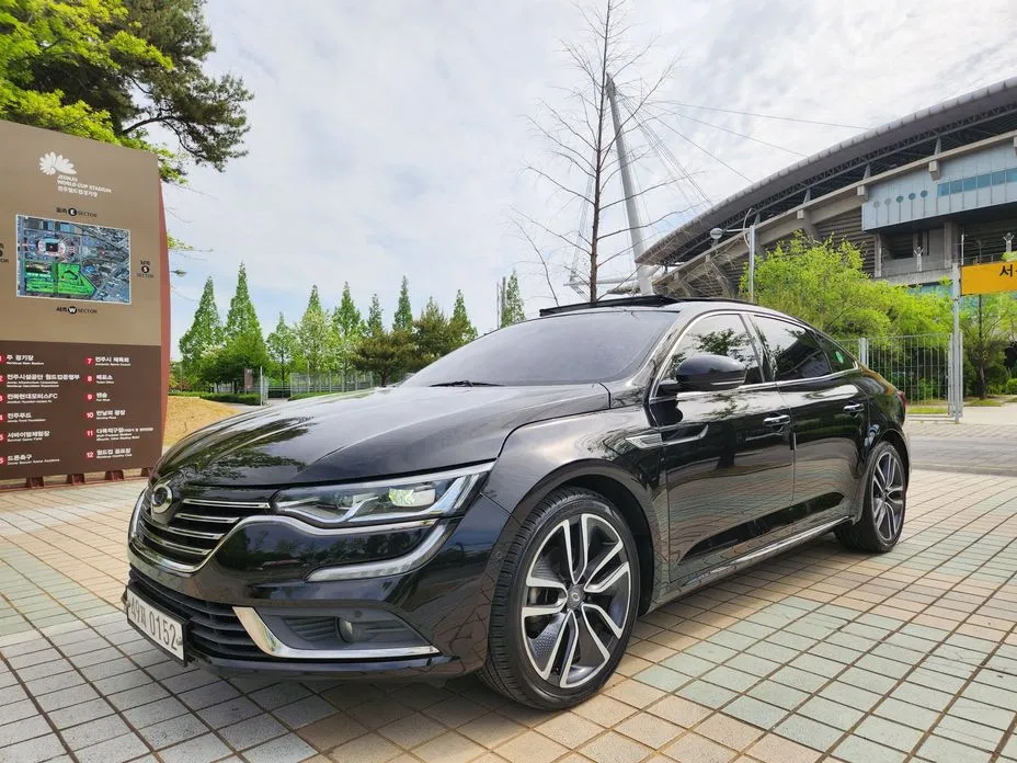 Renault SM6