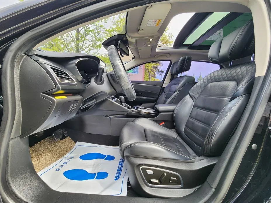 Renault SM6