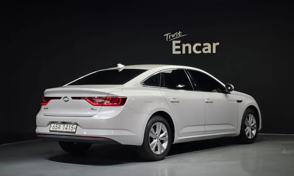 Renault SM6