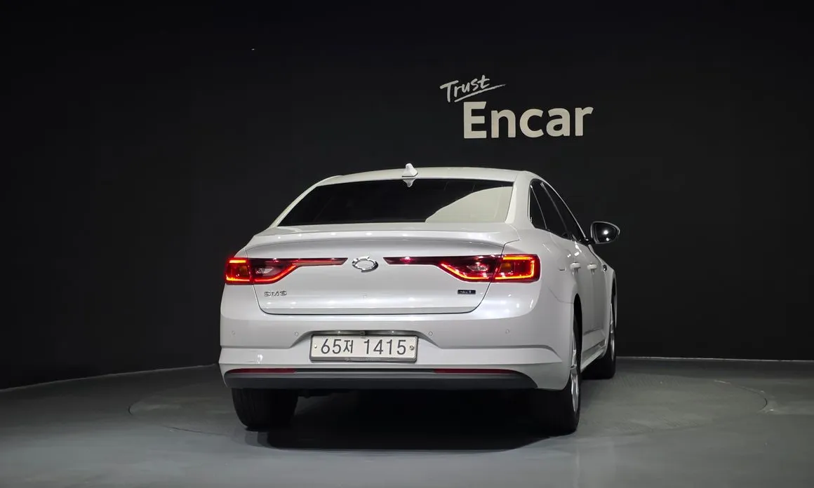Renault SM6