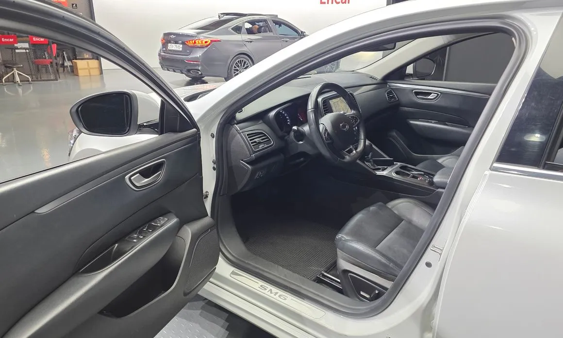 Renault SM6
