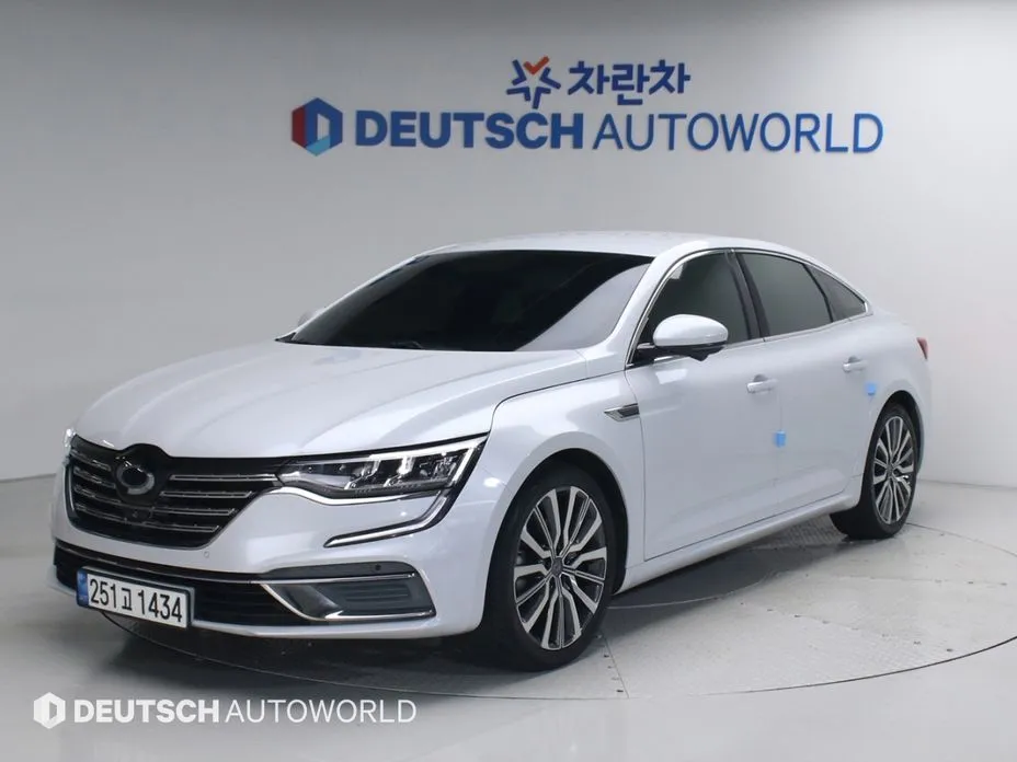 Renault SM6