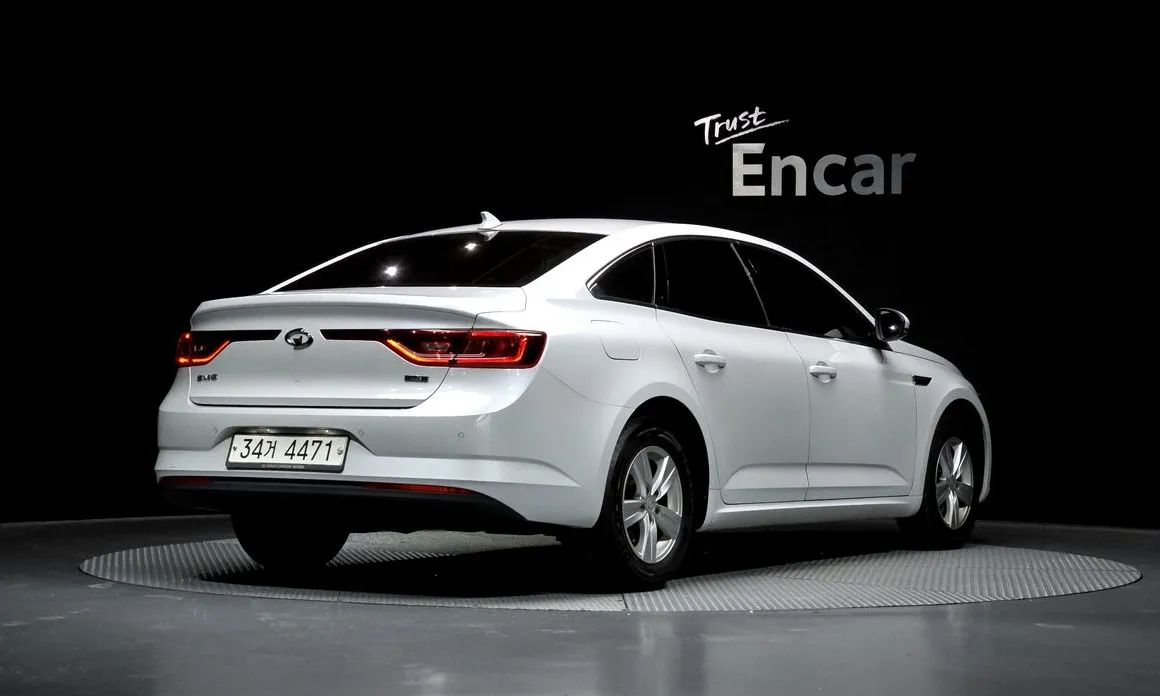 Renault SM6