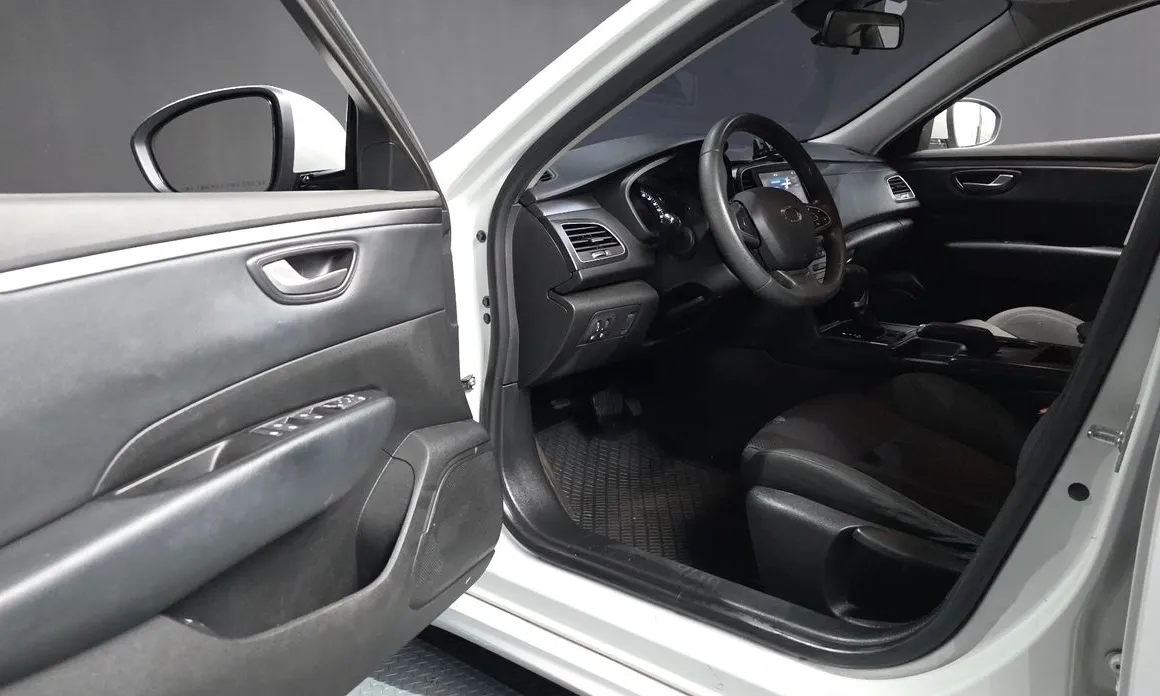Renault SM6