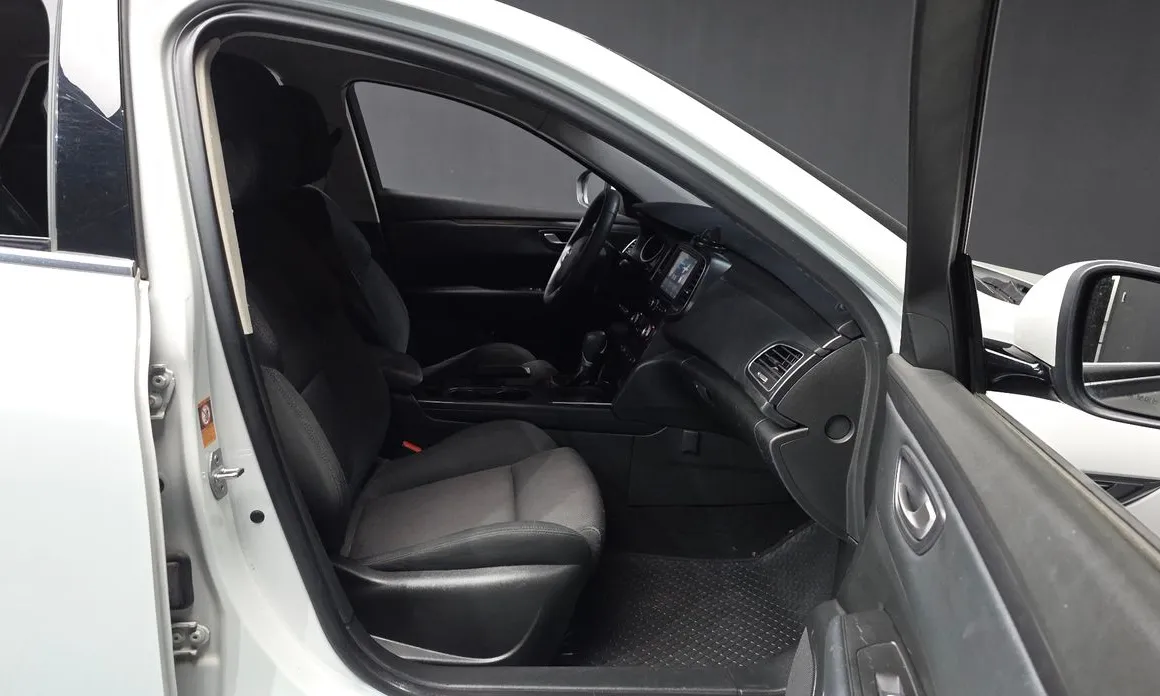 Renault SM6