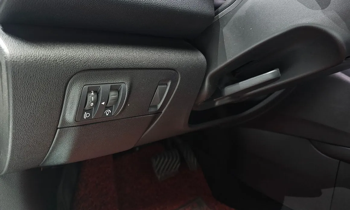 Renault SM6