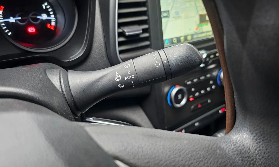 Renault SM6