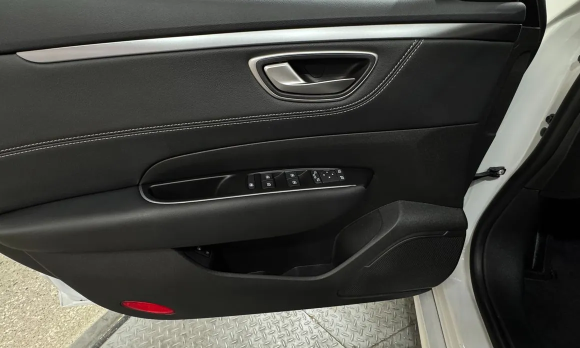 Renault SM6