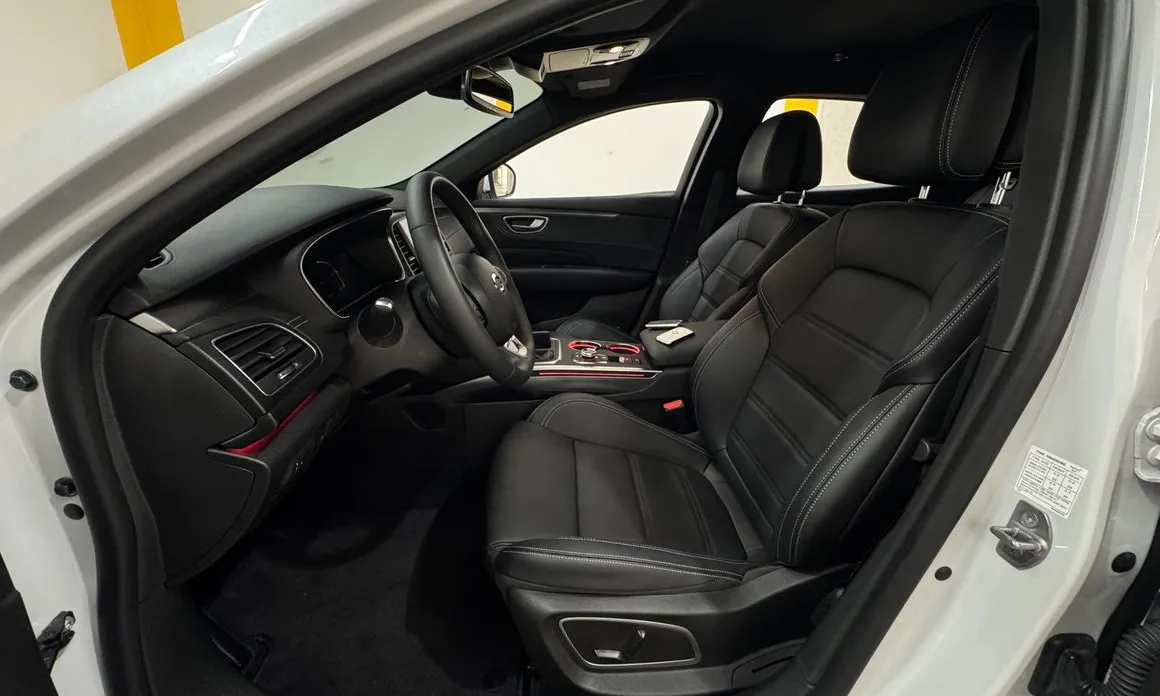 Renault SM6