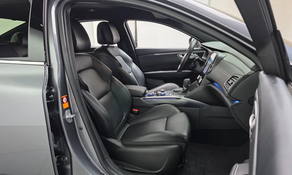 Renault SM6