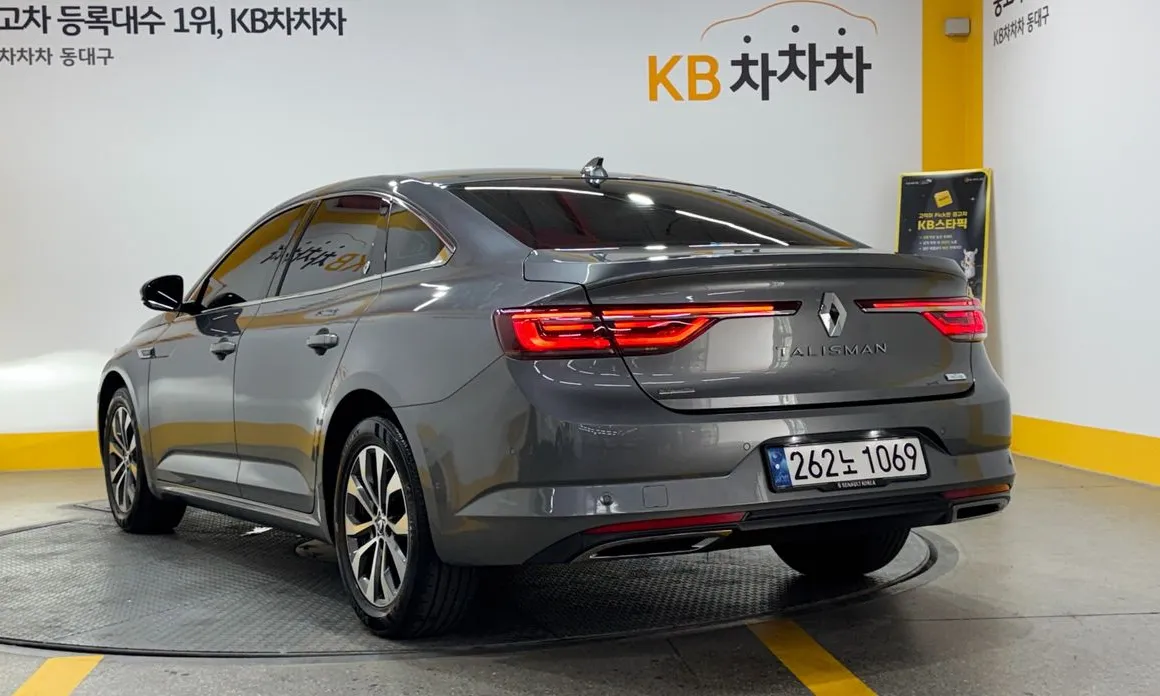 Renault SM6