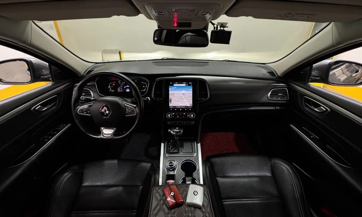 Renault SM6