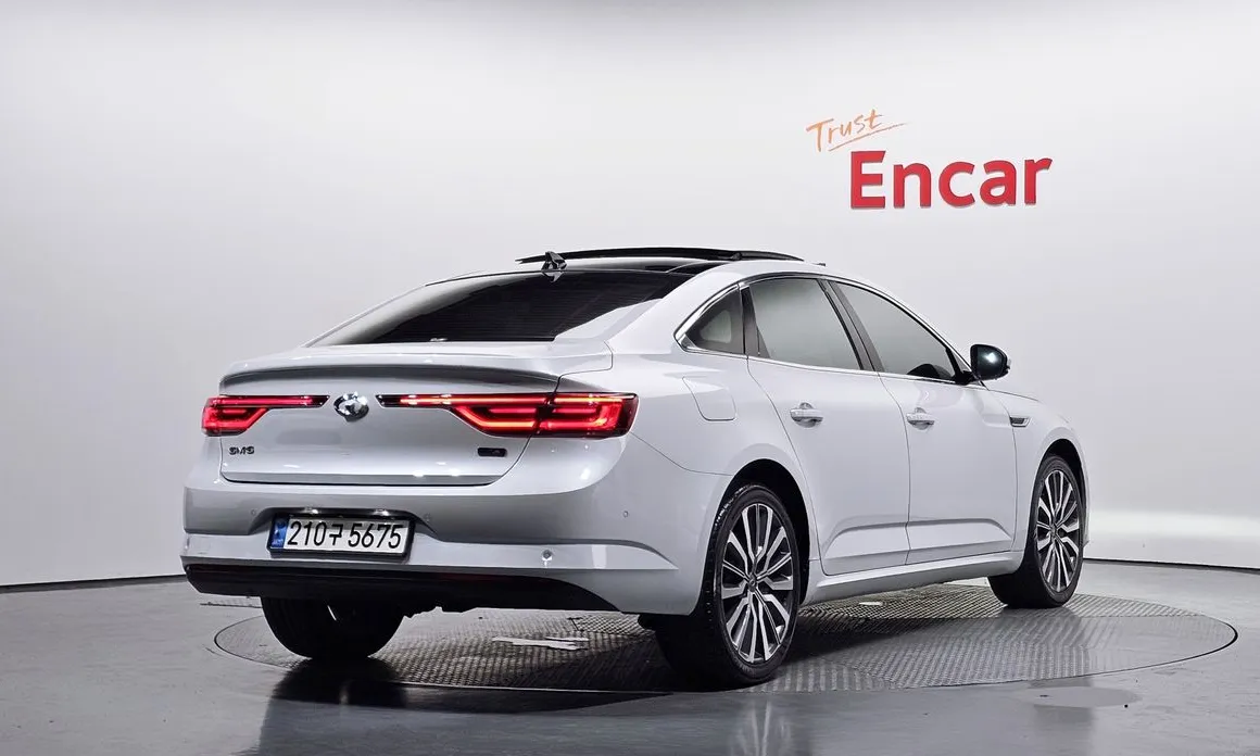 Renault SM6