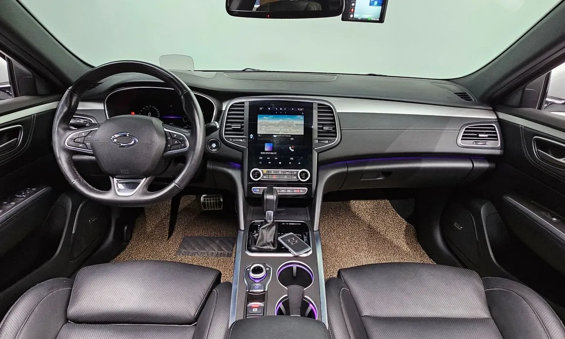 Renault SM6