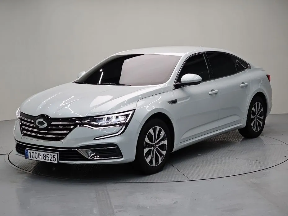 Renault SM6