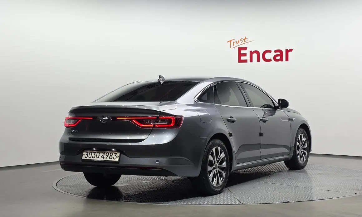 Renault SM6