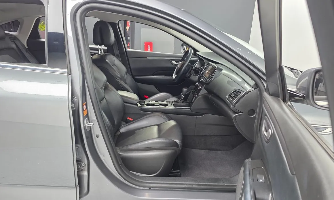Renault SM6