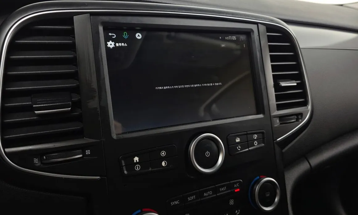 Renault SM6