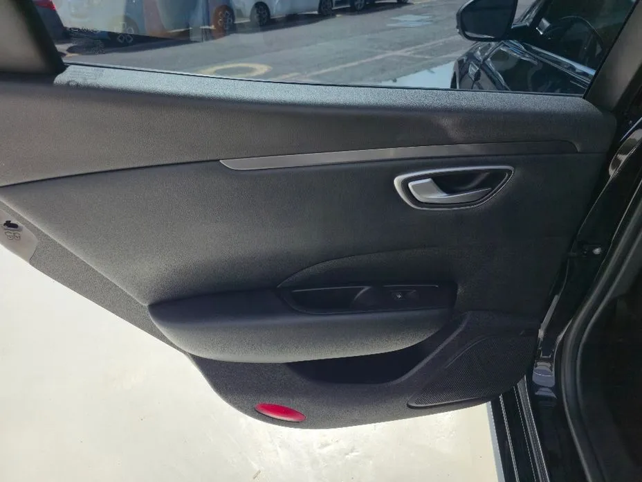 Renault SM6