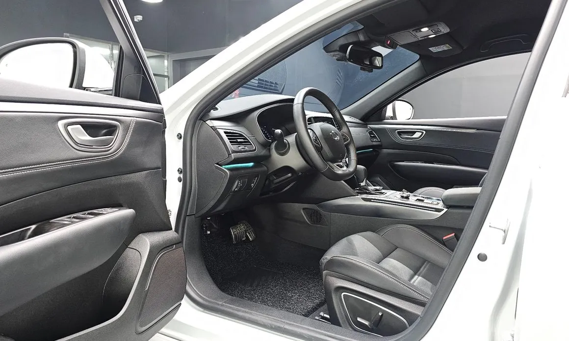 Renault SM6