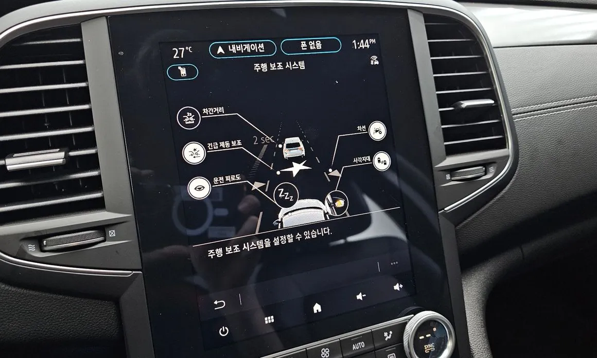 Renault SM6