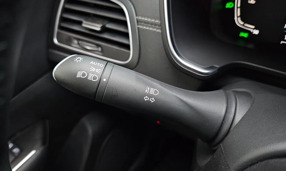 Renault SM6