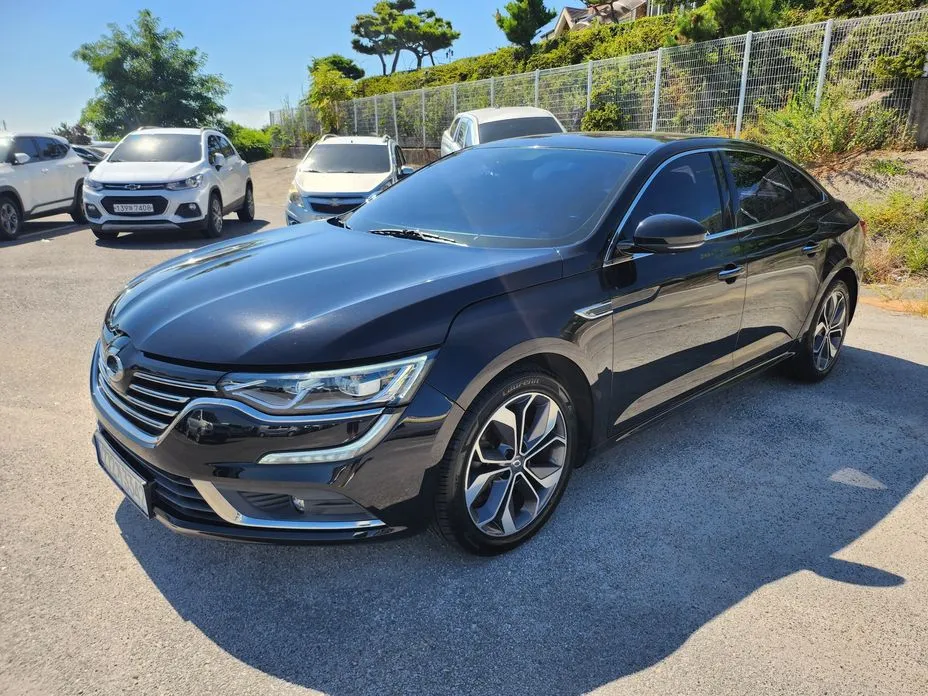 Renault SM6
