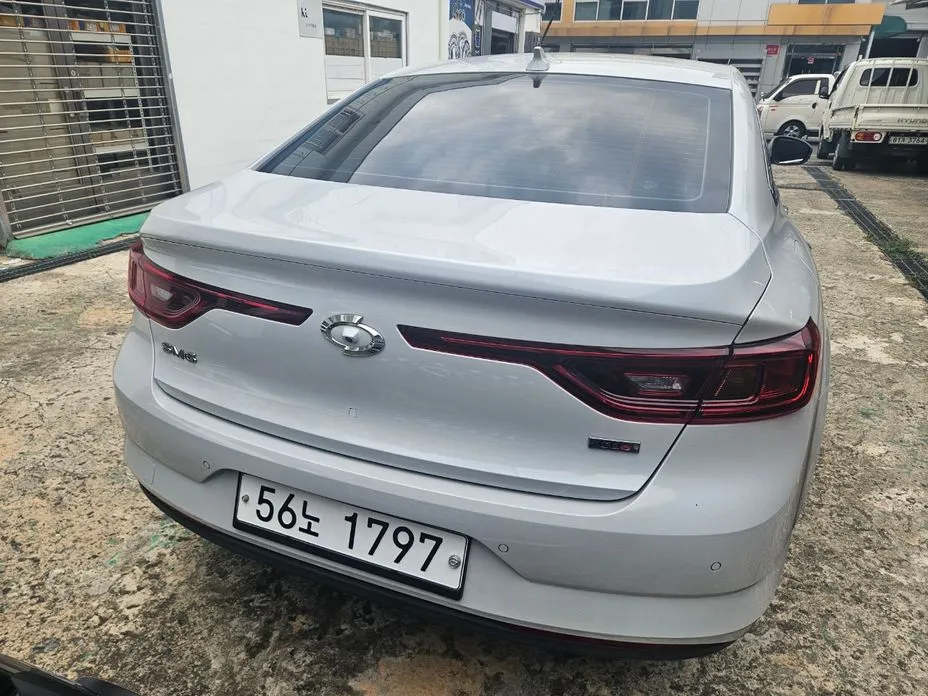 Renault SM6