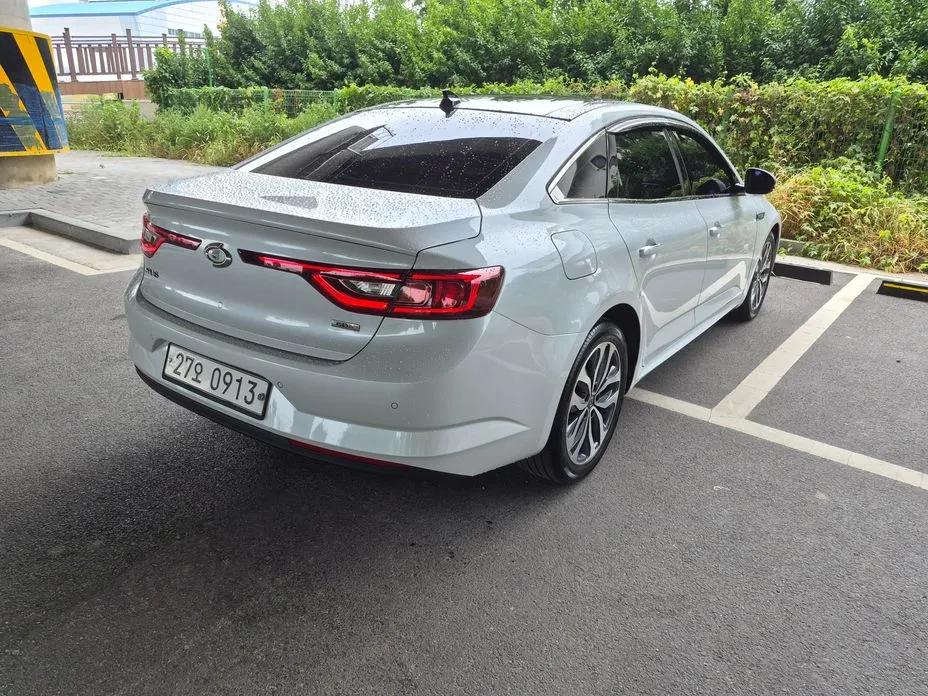 Renault SM6