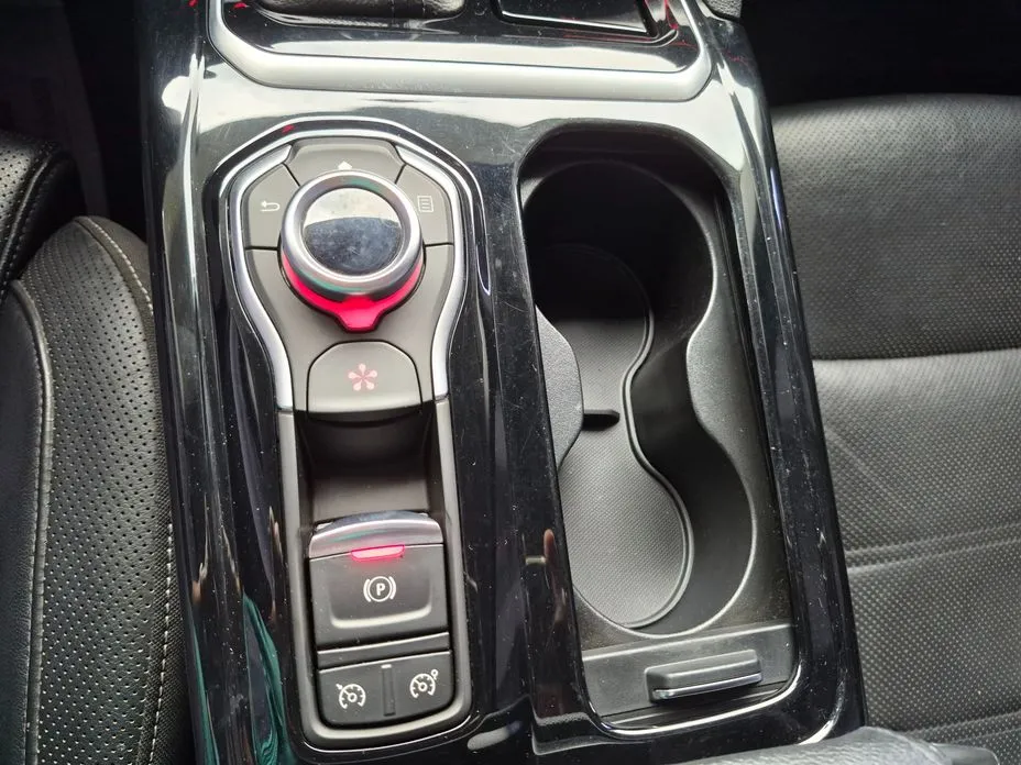 Renault SM6