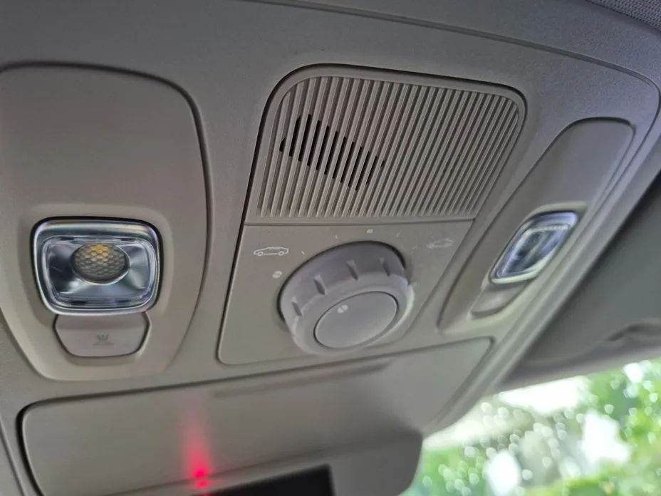 Renault SM6