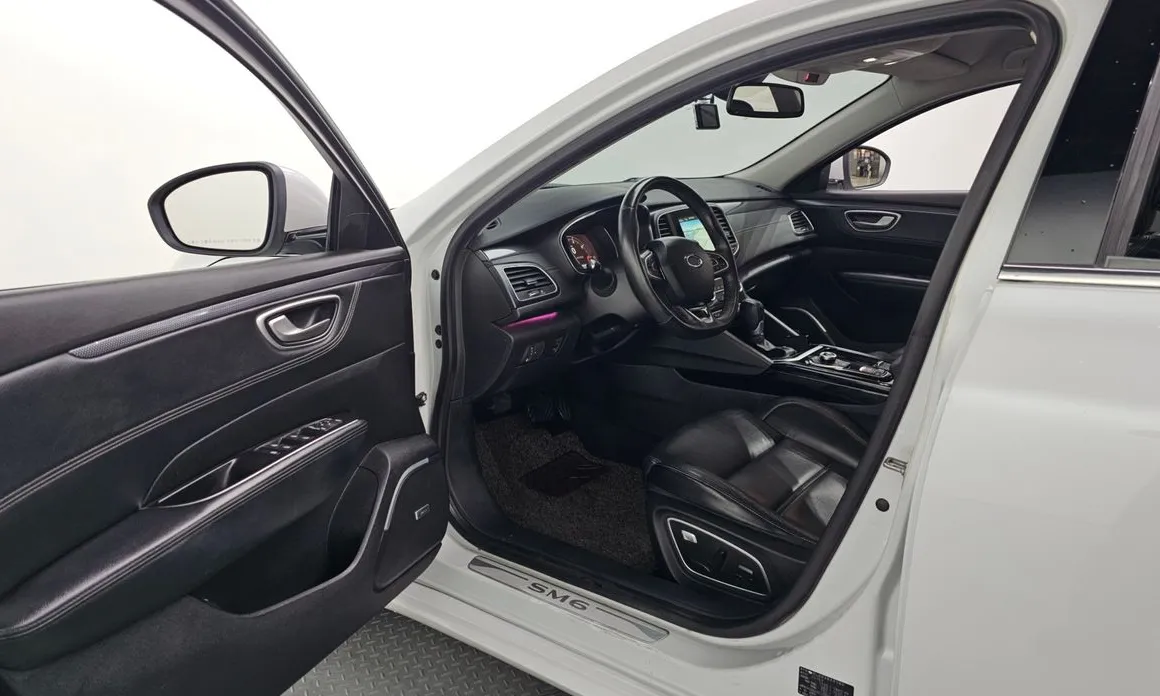 Renault SM6