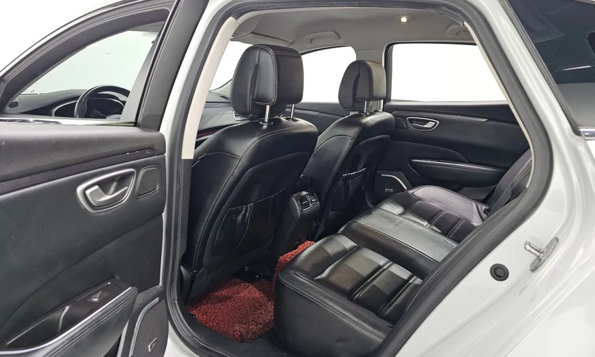 Renault SM6