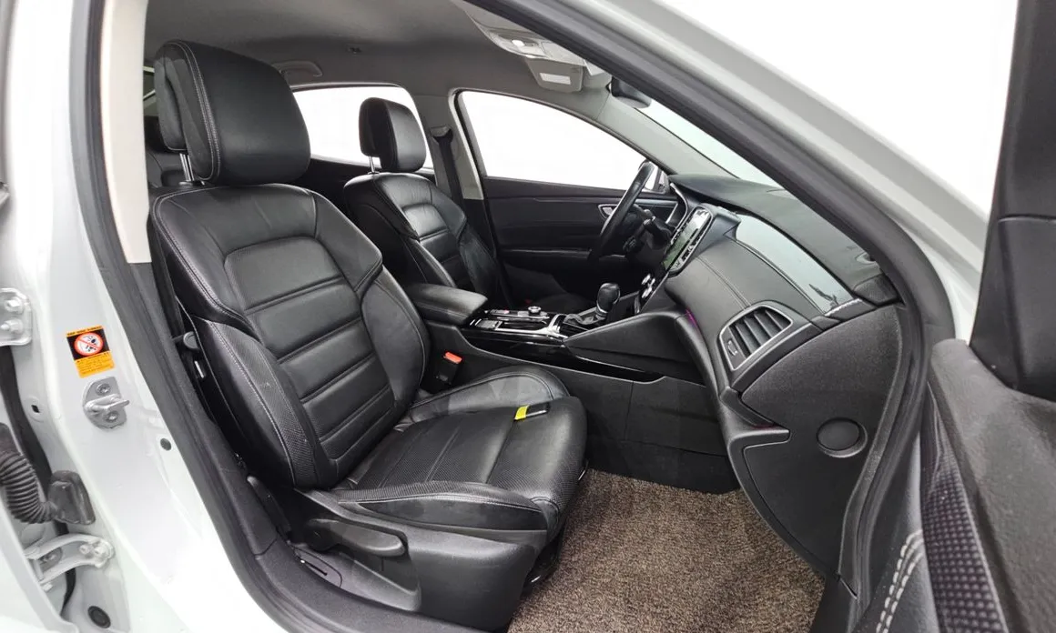 Renault SM6