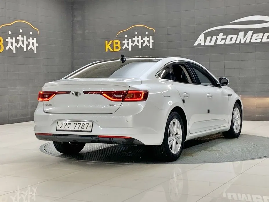 Renault SM6