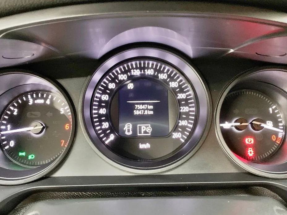 Renault SM6