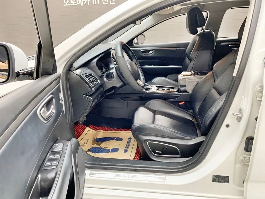 Renault SM6