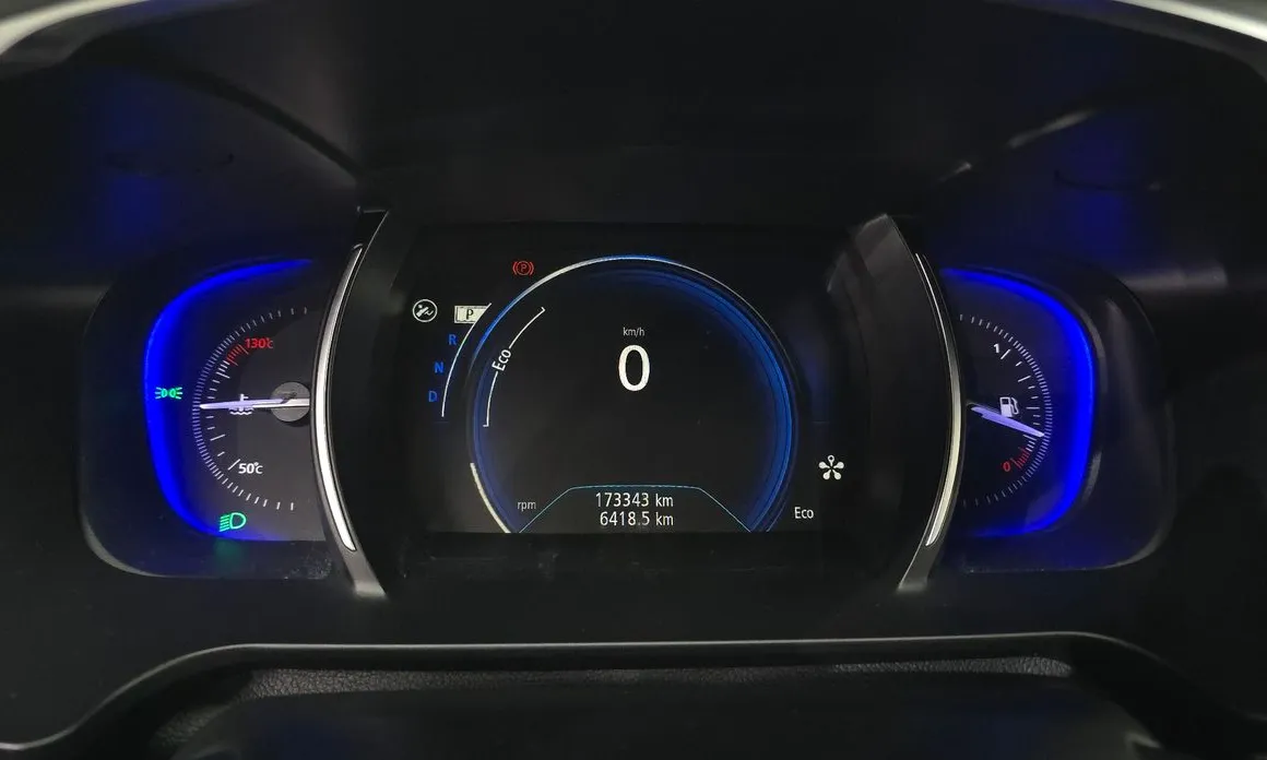 Renault SM6