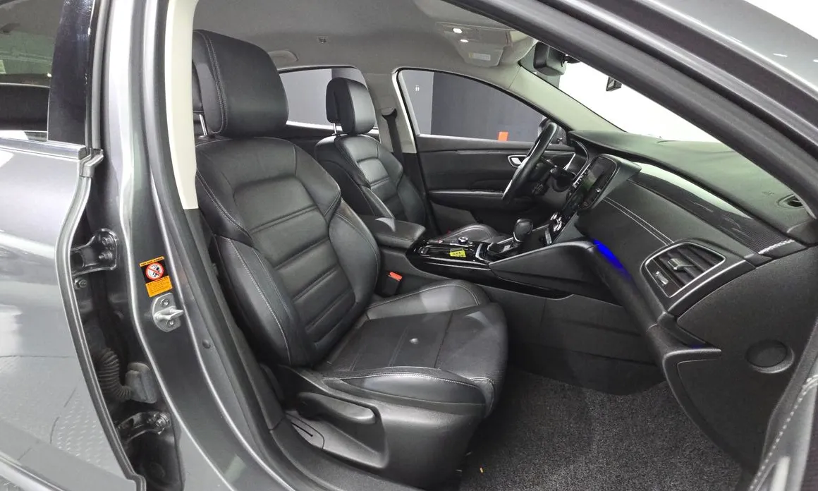 Renault SM6