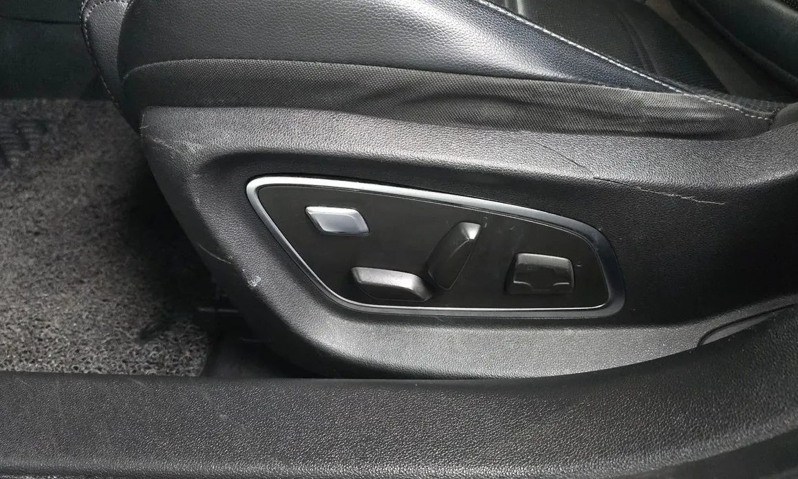 Renault SM6